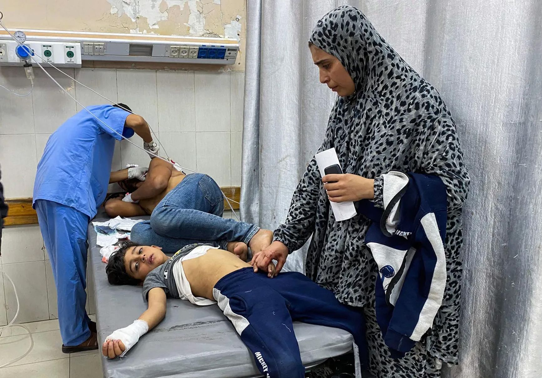 Раненые в больнице «Насер» в Хан-Юнисе, 3 июня 2025 года