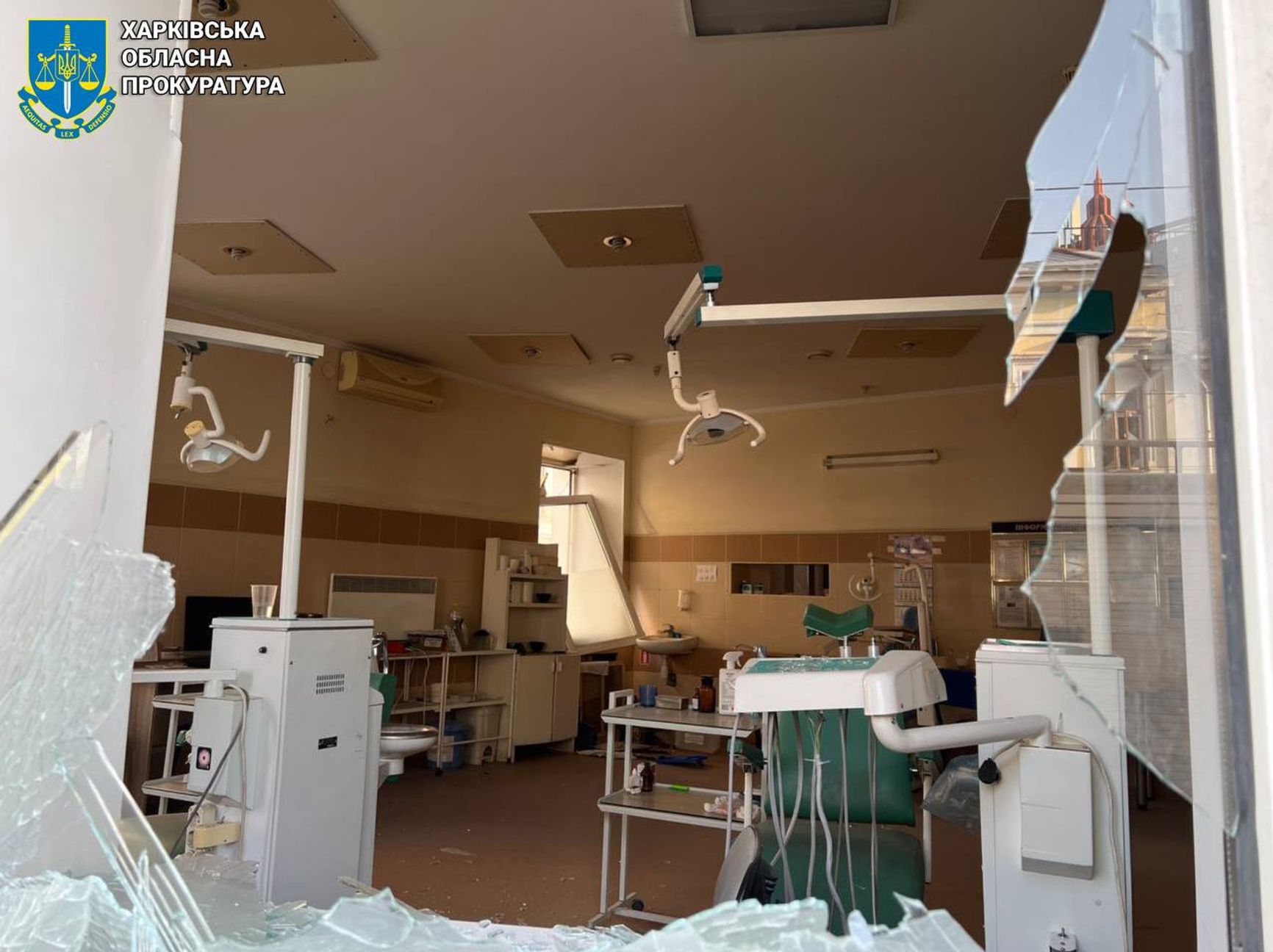 В результате удара по Харькову повреждения получила стоматологическая клиника